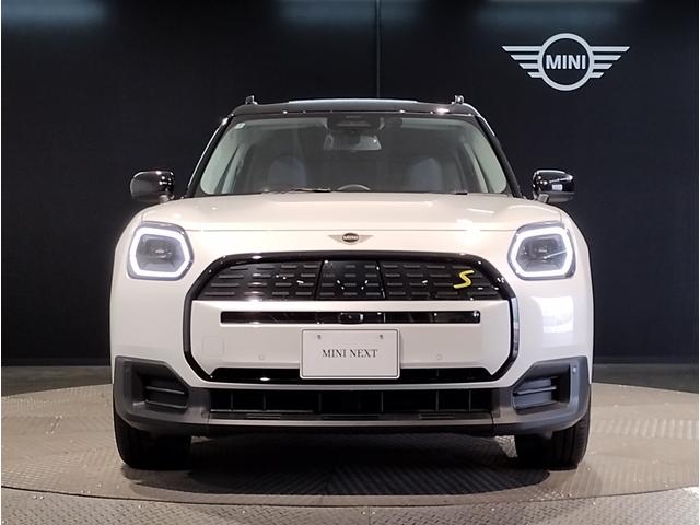 ＭＩＮＩ カントリーマンＳＥオール４　クラシック・トリム　Ｍパッケージ　べスキンクロスコンビシート　アクティブクルーズコントロール　全周囲カメラ　ヘッドアップディスプレイ　シートヒーター　１８インチアルミホイール（5枚目）