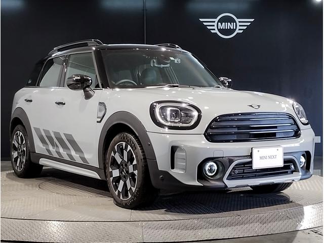 ＭＩＮＩ クーパーＤ　クロスオーバー　アンテイムドエディション　特別仕様車アンテイムドエディション　ハイランドグリーンレザー　プレミアムプラスライン　シートヒーター　アップルカープレイ　専用１８ＡＷ　専用サイドスカットル　ナッパレザーステアリング　ミラーＥＴＣ（6枚目）