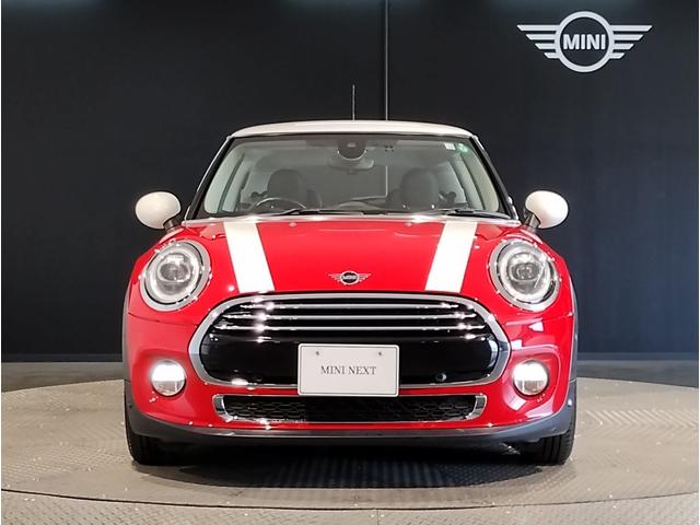 ＭＩＮＩ クーパー　２年保証付　クロスシート　ペッパーパッケージ　カメラパッケージ　フロントアームレスト　ＬＥＤヘッドライト　ＨＤＤナビゲーション　１５インチアルミホイール（5枚目）