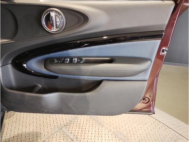 MINI クーパーD クラブマン ペッパーPKG レザーシート HDDナビ クルーズコントロール Bluetooth LEDライト 電動シート シートヒーター スマートキー オートワイパー オートライト(56枚目)