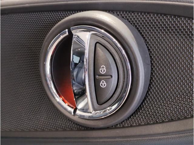 MINI クーパーD クラブマン ペッパーPKG レザーシート HDDナビ クルーズコントロール Bluetooth LEDライト 電動シート シートヒーター スマートキー オートワイパー オートライト(57枚目)