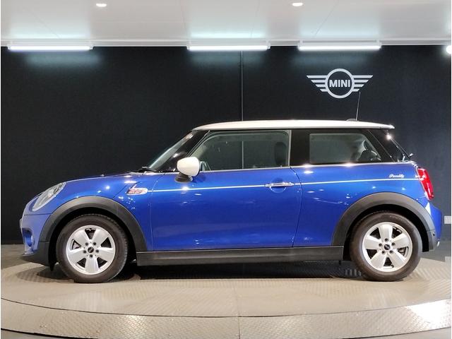 ＭＩＮＩ クーパー　ピカデリーエディション　スターライトブルー　特別仕様車　ピカデリーエディション　　レザレットシート　シートヒーター　ホワイトルーフ　純正ＨＤＤナビ　リヤビューカメラ　アームレスト　コンフォートアクセス　１５ＡＷ（18枚目）
