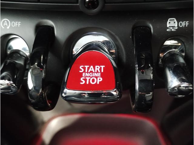 ＭＩＮＩ クーパー　ピカデリーエディション　スターライトブルー　特別仕様車　ピカデリーエディション　　レザレットシート　シートヒーター　ホワイトルーフ　純正ＨＤＤナビ　リヤビューカメラ　アームレスト　コンフォートアクセス　１５ＡＷ（19枚目）