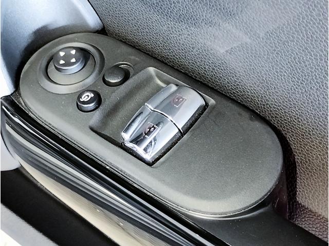ＭＩＮＩ クーパー　ピカデリーエディション　スターライトブルー　特別仕様車　ピカデリーエディション　　レザレットシート　シートヒーター　ホワイトルーフ　純正ＨＤＤナビ　リヤビューカメラ　アームレスト　コンフォートアクセス　１５ＡＷ（55枚目）