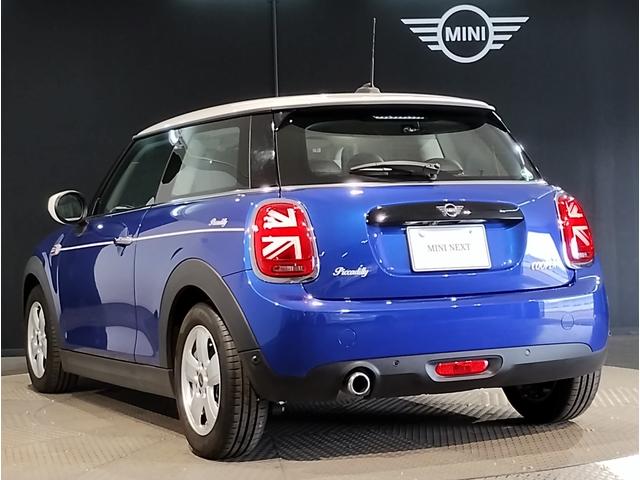 ＭＩＮＩ クーパー　ピカデリーエディション　スターライトブルー　特別仕様車　ピカデリーエディション　　レザレットシート　シートヒーター　ホワイトルーフ　純正ＨＤＤナビ　リヤビューカメラ　アームレスト　コンフォートアクセス　１５ＡＷ（63枚目）