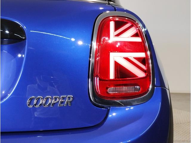 ＭＩＮＩ クーパー　ピカデリーエディション　スターライトブルー　特別仕様車　ピカデリーエディション　　レザレットシート　シートヒーター　ホワイトルーフ　純正ＨＤＤナビ　リヤビューカメラ　アームレスト　コンフォートアクセス　１５ＡＷ（65枚目）