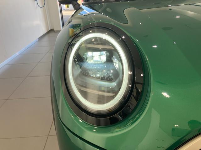 ＭＩＮＩ クーパーＣ　フェイバリット・トリム　弊社デモカー　白革　ＨＤＤナビゲーション　ＬＥＤヘッドライト　バックカメラ　アクティブクルーズコントロール　ＥＴＣ　２年保証　最長４年保証（51枚目）
