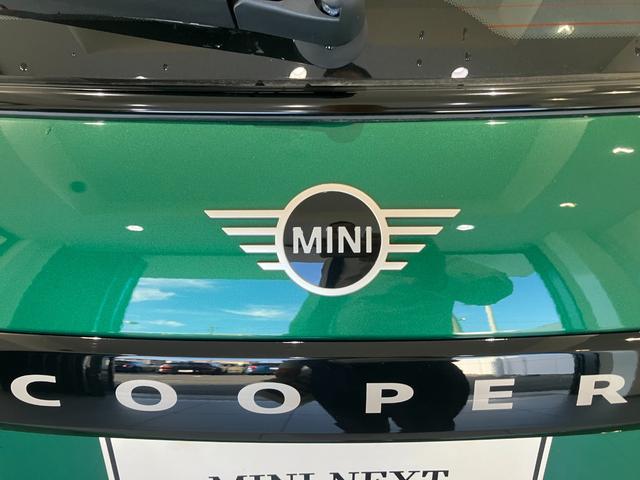 ＭＩＮＩ クーパーＣ　フェイバリット・トリム　弊社デモカー　白革　ＨＤＤナビゲーション　ＬＥＤヘッドライト　バックカメラ　アクティブクルーズコントロール　ＥＴＣ　２年保証　最長４年保証（58枚目）