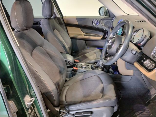 ＭＩＮＩ クーパー　クロスオーバー　ブリティッシュレーシンググリーン　ペッパーＰＫＧ　アダプティブＬＥＤヘッドライト　クロームラインエクステリア　ＨＤＤナビ　リヤビューカメラ　アンビエントライト（12枚目）