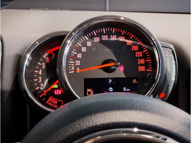 ＭＩＮＩ クーパー　クロスオーバー　ブリティッシュレーシンググリーン　ペッパーＰＫＧ　アダプティブＬＥＤヘッドライト　クロームラインエクステリア　ＨＤＤナビ　リヤビューカメラ　アンビエントライト（33枚目）