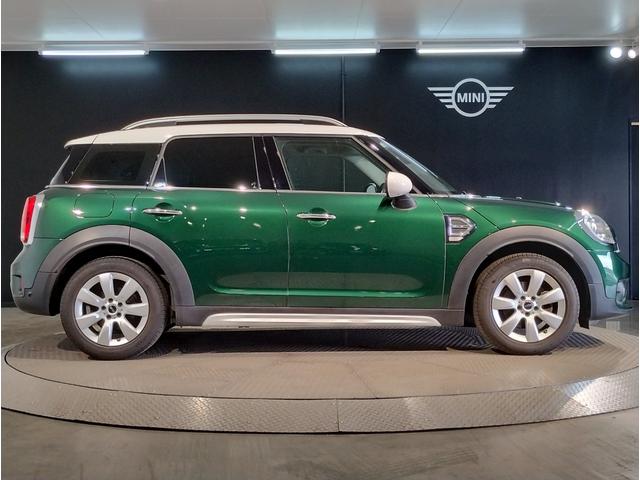 ＭＩＮＩ クーパー　クロスオーバー　ブリティッシュレーシンググリーン　ペッパーＰＫＧ　アダプティブＬＥＤヘッドライト　クロームラインエクステリア　ＨＤＤナビ　リヤビューカメラ　アンビエントライト（68枚目）