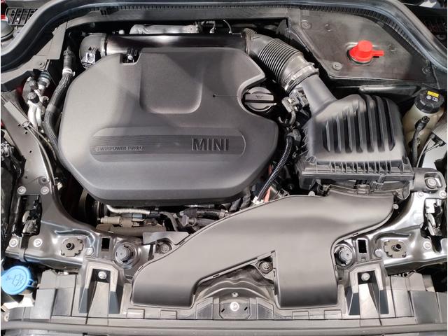 ＭＩＮＩ クーパーＤ　２年保証　ワンオーナー　ペッパーパッケージ　カメラパッケージ　シートヒーター　純正１５インチアルミホイール　クロスシート　前後障害物センサー　衝突被害軽減ブレーキ　バックカメラ　スペアキー（16枚目）