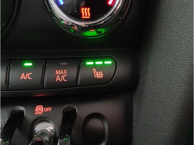 ＭＩＮＩ クーパーＤ　２年保証　ワンオーナー　ペッパーパッケージ　カメラパッケージ　シートヒーター　純正１５インチアルミホイール　クロスシート　前後障害物センサー　衝突被害軽減ブレーキ　バックカメラ　スペアキー（25枚目）