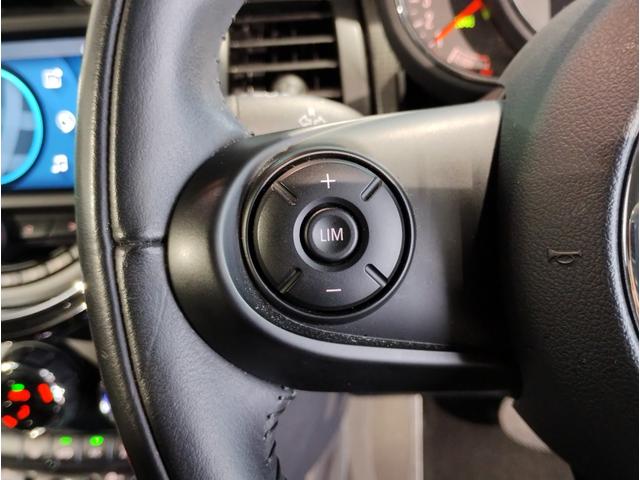 ＭＩＮＩ クーパーＤ　２年保証　ワンオーナー　ペッパーパッケージ　カメラパッケージ　シートヒーター　純正１５インチアルミホイール　クロスシート　前後障害物センサー　衝突被害軽減ブレーキ　バックカメラ　スペアキー（27枚目）