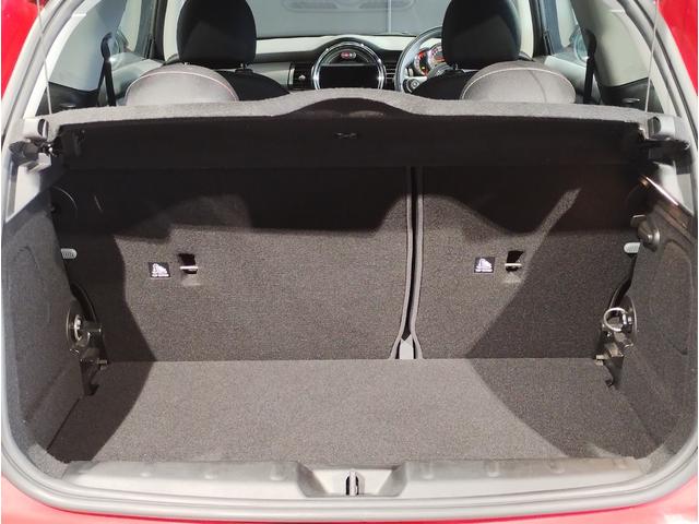 ＭＩＮＩ クーパーＤ　２年保証　ワンオーナー　ペッパーパッケージ　カメラパッケージ　シートヒーター　純正１５インチアルミホイール　クロスシート　前後障害物センサー　衝突被害軽減ブレーキ　バックカメラ　スペアキー（45枚目）