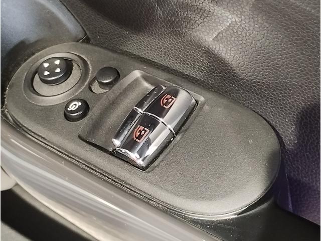 ＭＩＮＩ クーパーＤ　２年保証　ワンオーナー　ペッパーパッケージ　カメラパッケージ　シートヒーター　純正１５インチアルミホイール　クロスシート　前後障害物センサー　衝突被害軽減ブレーキ　バックカメラ　スペアキー（57枚目）