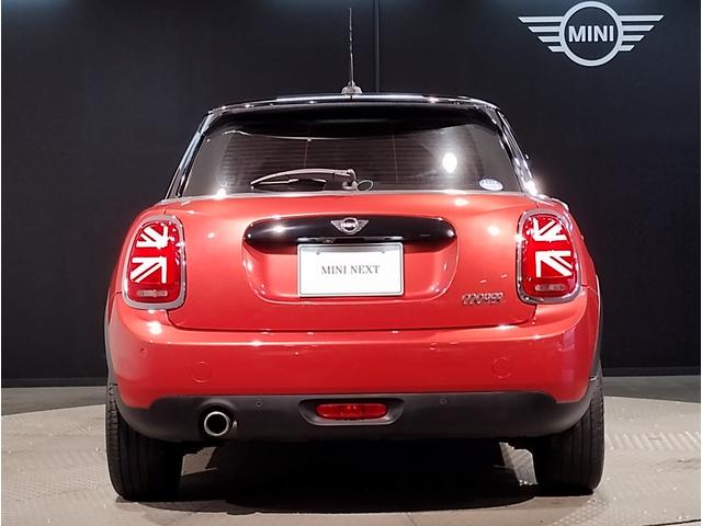 ＭＩＮＩ ローズウッドエディション　全国２００台限定車　ハーフレザーシート　純正１６インチアルミホイール　オートクルーズコントロール　バックカメラ　障害物センサー　衝突軽減ブレーキ／車線逸脱防止　コンフォートアクセス　社外ＥＴＣ（9枚目）