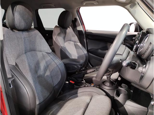 ＭＩＮＩ ローズウッドエディション　全国２００台限定車　ハーフレザーシート　純正１６インチアルミホイール　オートクルーズコントロール　バックカメラ　障害物センサー　衝突軽減ブレーキ／車線逸脱防止　コンフォートアクセス　社外ＥＴＣ（12枚目）