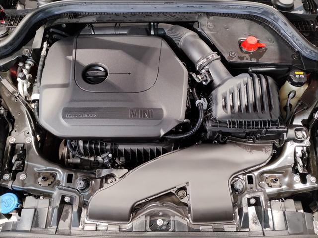 ＭＩＮＩ ローズウッドエディション　全国２００台限定車　ハーフレザーシート　純正１６インチアルミホイール　オートクルーズコントロール　バックカメラ　障害物センサー　衝突軽減ブレーキ／車線逸脱防止　コンフォートアクセス　社外ＥＴＣ（16枚目）