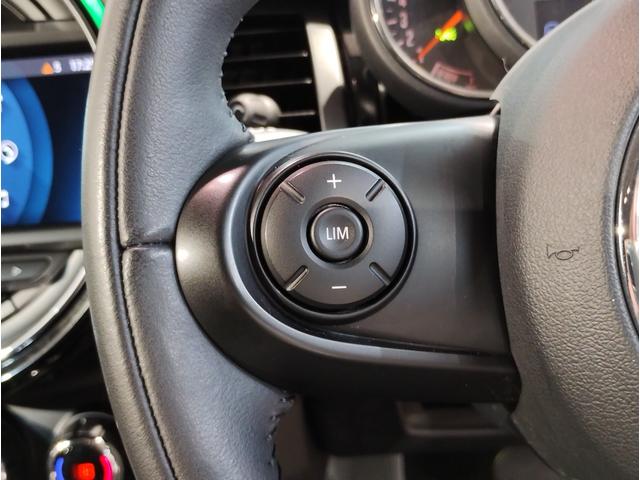 ＭＩＮＩ ローズウッドエディション　全国２００台限定車　ハーフレザーシート　純正１６インチアルミホイール　オートクルーズコントロール　バックカメラ　障害物センサー　衝突軽減ブレーキ／車線逸脱防止　コンフォートアクセス　社外ＥＴＣ（23枚目）