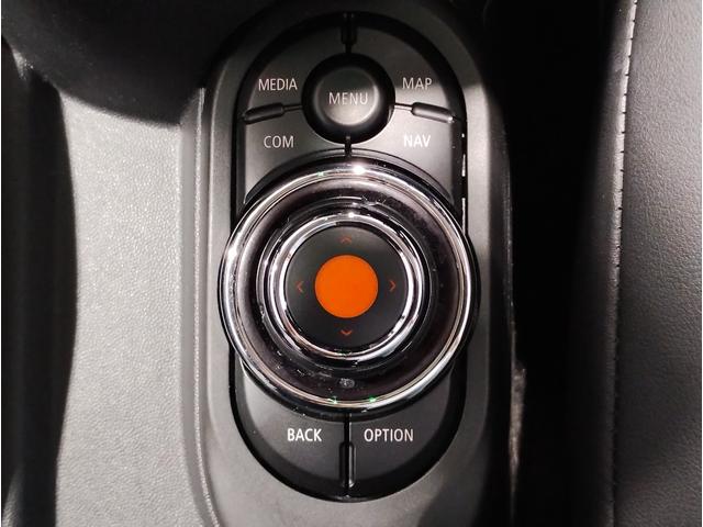 ＭＩＮＩ ローズウッドエディション　全国２００台限定車　ハーフレザーシート　純正１６インチアルミホイール　オートクルーズコントロール　バックカメラ　障害物センサー　衝突軽減ブレーキ／車線逸脱防止　コンフォートアクセス　社外ＥＴＣ（30枚目）