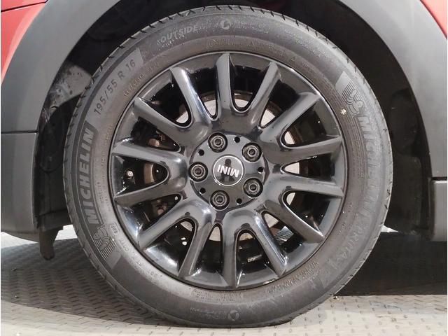 ＭＩＮＩ ローズウッドエディション　全国２００台限定車　ハーフレザーシート　純正１６インチアルミホイール　オートクルーズコントロール　バックカメラ　障害物センサー　衝突軽減ブレーキ／車線逸脱防止　コンフォートアクセス　社外ＥＴＣ（40枚目）