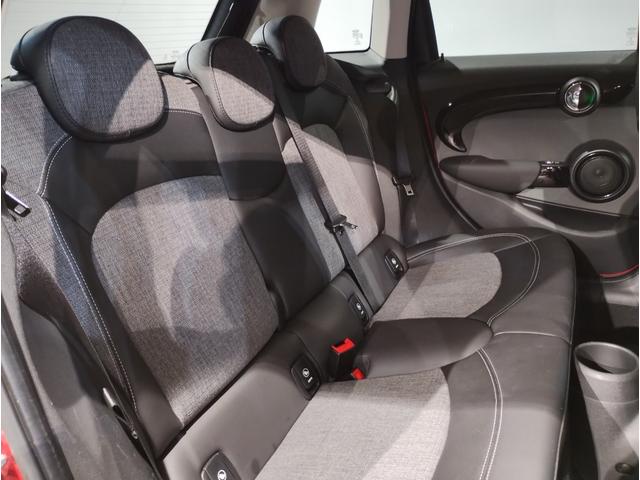 ＭＩＮＩ ローズウッドエディション　全国２００台限定車　ハーフレザーシート　純正１６インチアルミホイール　オートクルーズコントロール　バックカメラ　障害物センサー　衝突軽減ブレーキ／車線逸脱防止　コンフォートアクセス　社外ＥＴＣ（52枚目）