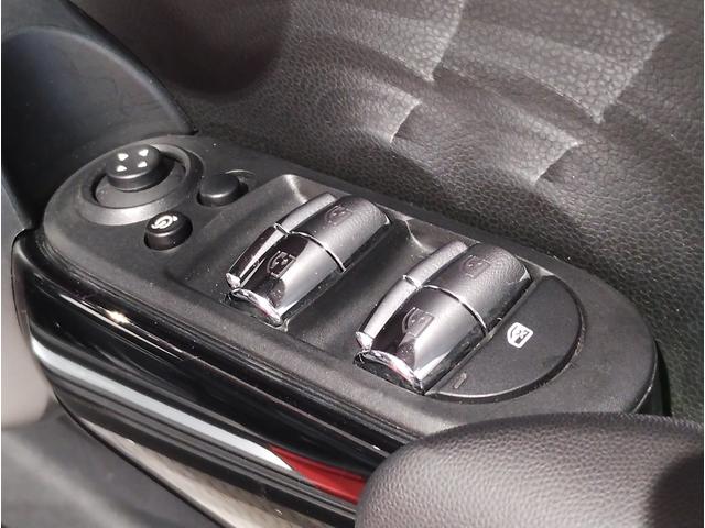 ＭＩＮＩ ローズウッドエディション　全国２００台限定車　ハーフレザーシート　純正１６インチアルミホイール　オートクルーズコントロール　バックカメラ　障害物センサー　衝突軽減ブレーキ／車線逸脱防止　コンフォートアクセス　社外ＥＴＣ（56枚目）