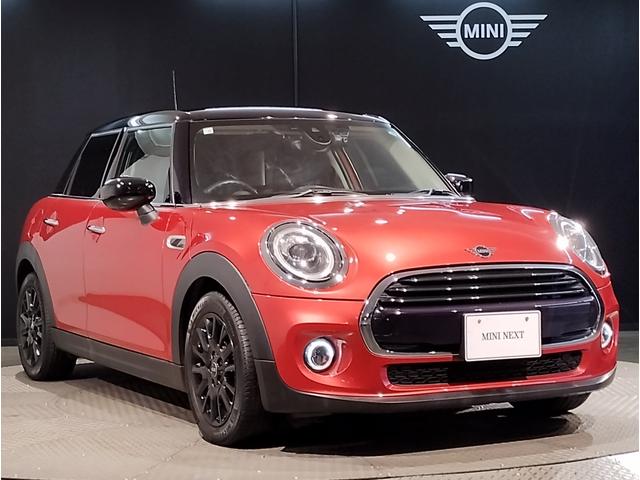 ＭＩＮＩ ローズウッドエディション　全国２００台限定車　ハーフレザーシート　純正１６インチアルミホイール　オートクルーズコントロール　バックカメラ　障害物センサー　衝突軽減ブレーキ／車線逸脱防止　コンフォートアクセス　社外ＥＴＣ（69枚目）