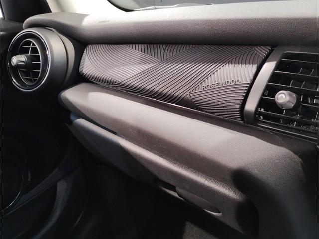 ＭＩＮＩ ローズウッドエディション　全国２００台限定車　ハーフレザーシート　純正１６インチアルミホイール　オートクルーズコントロール　バックカメラ　障害物センサー　衝突軽減ブレーキ／車線逸脱防止　コンフォートアクセス　社外ＥＴＣ（74枚目）