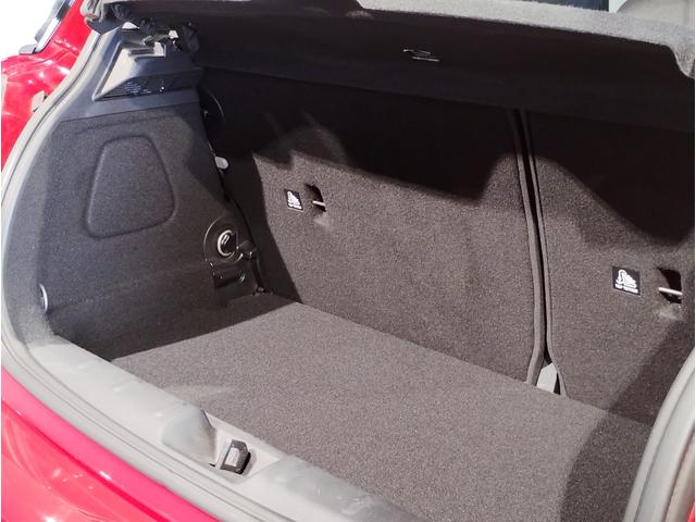 ＭＩＮＩ クーパーＳＤ　アクティブクルーズコントロール　純正１７インチアルミホイール　クロスシート　ペッパーパッケージ　カメラパッケージ　前後障害物センサー　ＬＥＤヘッドライト　ブラックルーフ　バックカメラ　衝突被害軽減Ｂ（17枚目）