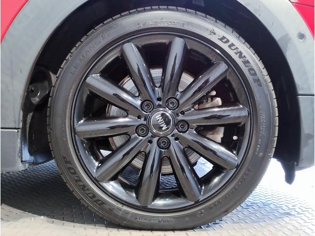 ＭＩＮＩ クーパーＳＤ　アクティブクルーズコントロール　純正１７インチアルミホイール　クロスシート　ペッパーパッケージ　カメラパッケージ　前後障害物センサー　ＬＥＤヘッドライト　ブラックルーフ　バックカメラ　衝突被害軽減Ｂ（18枚目）