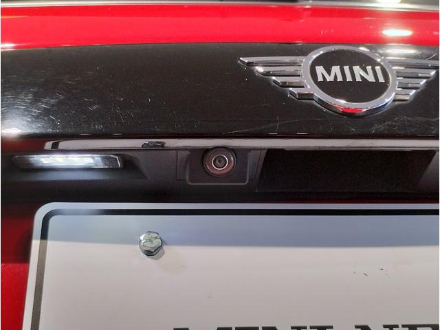 ＭＩＮＩ クーパーＳＤ　アクティブクルーズコントロール　純正１７インチアルミホイール　クロスシート　ペッパーパッケージ　カメラパッケージ　前後障害物センサー　ＬＥＤヘッドライト　ブラックルーフ　バックカメラ　衝突被害軽減Ｂ（22枚目）