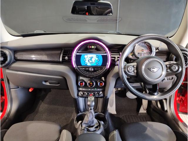 ＭＩＮＩ クーパーＳＤ　アクティブクルーズコントロール　純正１７インチアルミホイール　クロスシート　ペッパーパッケージ　カメラパッケージ　前後障害物センサー　ＬＥＤヘッドライト　ブラックルーフ　バックカメラ　衝突被害軽減Ｂ（34枚目）