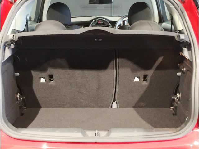 ＭＩＮＩ クーパーＳＤ　アクティブクルーズコントロール　純正１７インチアルミホイール　クロスシート　ペッパーパッケージ　カメラパッケージ　前後障害物センサー　ＬＥＤヘッドライト　ブラックルーフ　バックカメラ　衝突被害軽減Ｂ（45枚目）