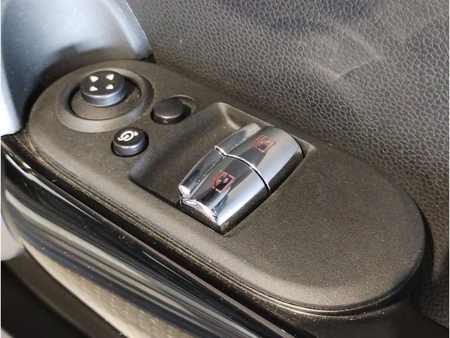 ＭＩＮＩ クーパーＳＤ　アクティブクルーズコントロール　純正１７インチアルミホイール　クロスシート　ペッパーパッケージ　カメラパッケージ　前後障害物センサー　ＬＥＤヘッドライト　ブラックルーフ　バックカメラ　衝突被害軽減Ｂ（57枚目）