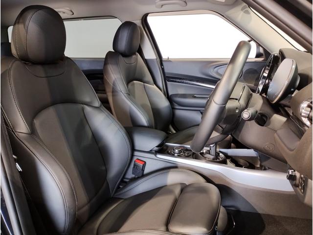 MINI クラブマン・サヴィル・ロウ・エディション 特別仕様車 レザレットシート アクティブクルーズコントロール シートヒーター バックカメラ 衝突被害軽減ブレーキ 18インチアルミホイール 専用ルーフ・ステッカー・サイドスカットル・スカッフプレート(12枚目)