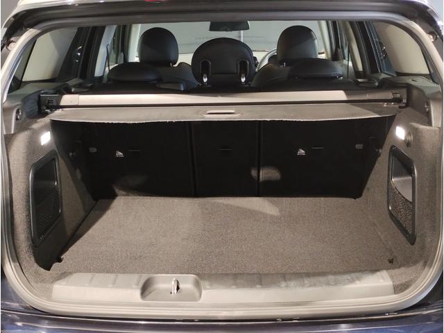 MINI クラブマン・サヴィル・ロウ・エディション 特別仕様車 レザレットシート アクティブクルーズコントロール シートヒーター バックカメラ 衝突被害軽減ブレーキ 18インチアルミホイール 専用ルーフ・ステッカー・サイドスカットル・スカッフプレート(45枚目)