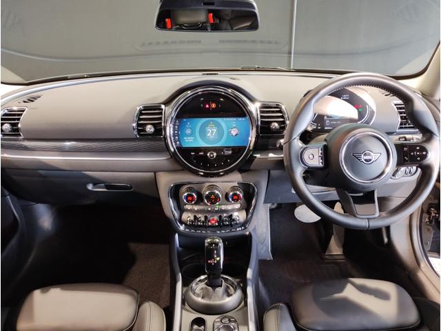 MINI クラブマン・サヴィル・ロウ・エディション 特別仕様車 レザレットシート アクティブクルーズコントロール シートヒーター バックカメラ 衝突被害軽減ブレーキ 18インチアルミホイール 専用ルーフ・ステッカー・サイドスカットル・スカッフプレート(50枚目)