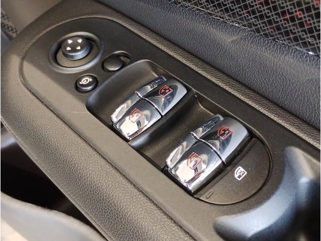 MINI クラブマン・サヴィル・ロウ・エディション 特別仕様車 レザレットシート アクティブクルーズコントロール シートヒーター バックカメラ 衝突被害軽減ブレーキ 18インチアルミホイール 専用ルーフ・ステッカー・サイドスカットル・スカッフプレート(55枚目)