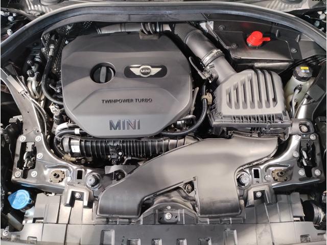 ＭＩＮＩ クーパーＳ　クラブマン　ＡＣＣ　ガラスサンルーフ　レザーシート　シートヒーター　電動シート　ドライビングアシスト　ペッパーＰＫＧ　ＬＥＤライト　Ｂｌｕｅｔｏｏｔｈ　ＥＴＣ　ＨＤＤナビ　バックカメラ（16枚目）