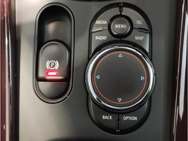 ＭＩＮＩ クーパーＳ　クラブマン　ＡＣＣ　ガラスサンルーフ　レザーシート　シートヒーター　電動シート　ドライビングアシスト　ペッパーＰＫＧ　ＬＥＤライト　Ｂｌｕｅｔｏｏｔｈ　ＥＴＣ　ＨＤＤナビ　バックカメラ（30枚目）