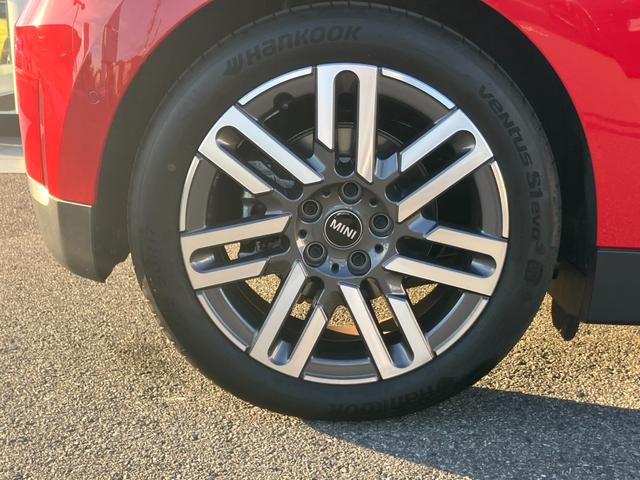 軽量化の結果、ハンドルが切りやすくなったり、加速性能が良くなったりと大きなメリットがあり、スポーツ走行を求める人から人気があります。