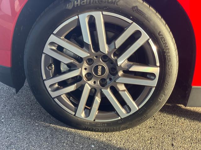 『ゴーカートフィーリング』はミニのスポーティーなハンドリングを表すうえでの代名詞となっております。