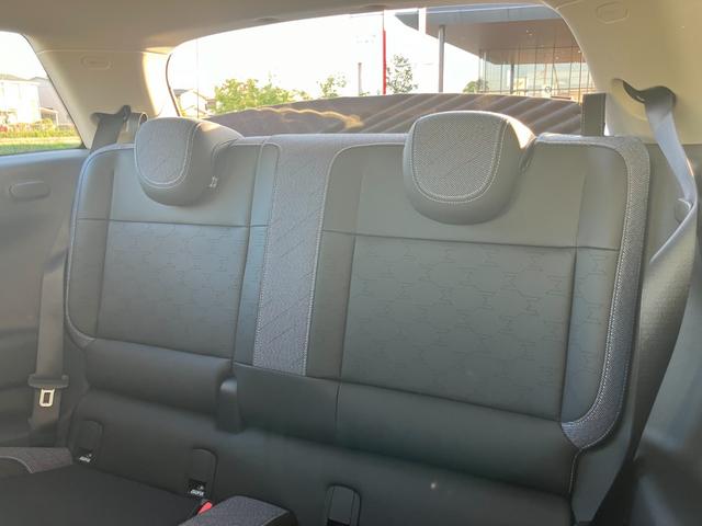 シートに深く腰掛けることが出来るため、長距離ドライブでも快適で疲れにくいです。