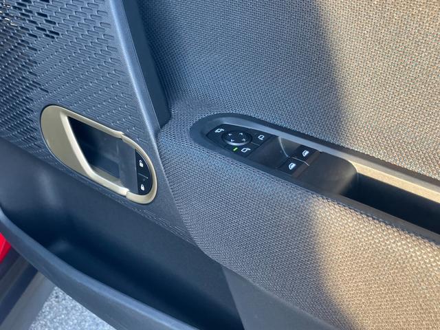 車の乗り降りの際に必ず触るドアハンドルです。使用感が気になる方はお気軽にお申し付けくださいませ。