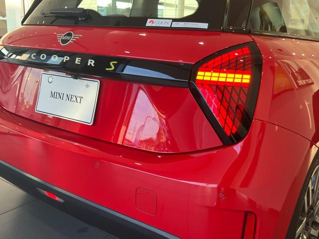 ＭＩＮＩのウィンカー音はお聞きになられたことは御座いますか？独特なウィンカー音は心地よく、ＭＩＮＩの特徴の一つです。