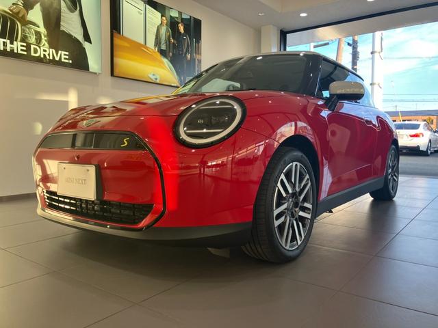 【お問合せ】ネットでのお問合せの際に、装備品や傷などの気になる箇所の写真をメールにてお送りいたします。また、Ｆａｃｅｔｉｍｅを通してオンラインにて商談することも可能でございます。