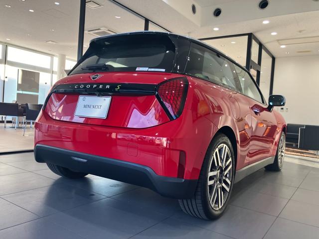 こちらのＭＩＮＩ認定中古車は整備・保証付きでございます。納車前整備費用はお見積書内に別途追加計上する事はございません。認定中古車整備・保証付きのお支払総額でお見積りご確認の上、他店とお比べください！！