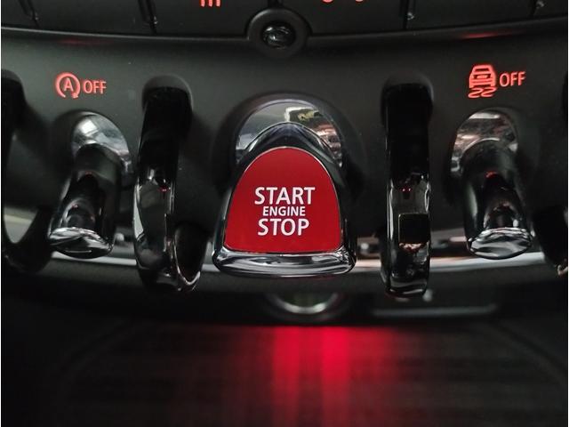 MINI クーパーD クラブマン アクティブクルーズコントロール 衝突軽減ブレーキ/車線逸脱防止 純正17インチアルミホイール LEDヘッドライト ドライビングモード バックカメラ 前後障害物センサー コンフォートアクセス ETC(19枚目)